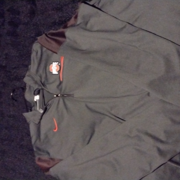 Ohio State Nike Dri fit pullover - Picture 2 of 3